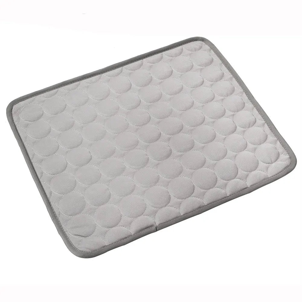 Tapis rafraichissant pour chat gris